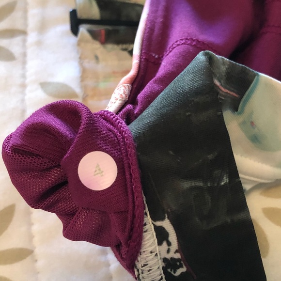 Lululemon sports bra - Picture 4 of 4